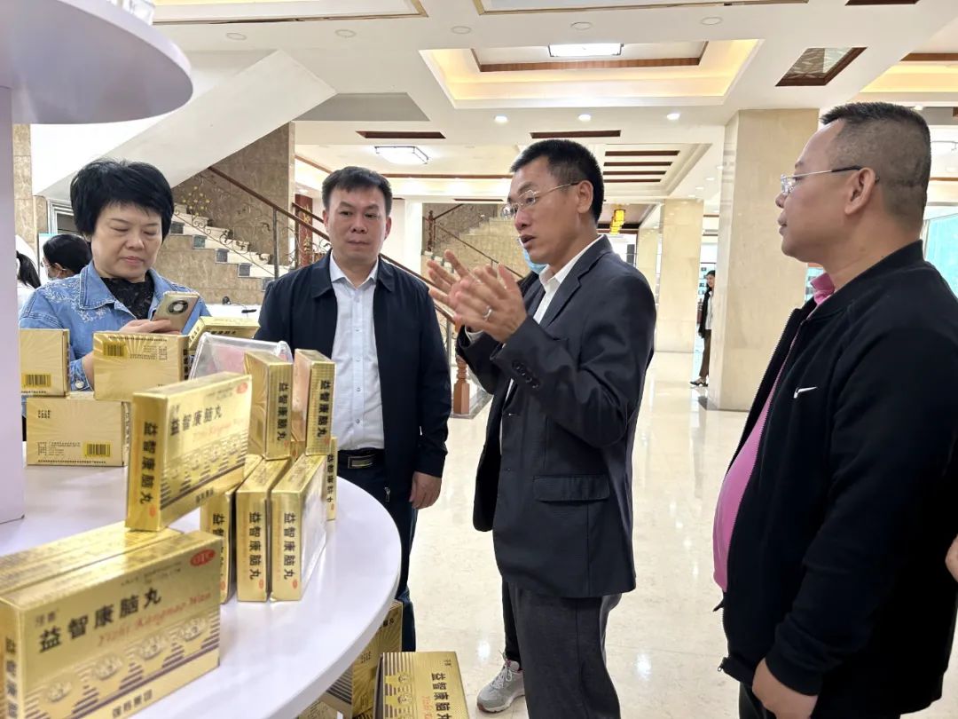 農(nóng)工黨梧州市委會(huì)一行到集團(tuán)參觀(guān)交流